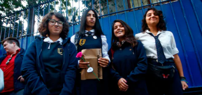 Chile Transgender Student Admitted to All Girls School, Arlen Aliaga first transgender student, LGBT activists latest news, Mango News, Chile Prestigious Women's Institute, Chile transgender student, transexual Rights, Chile Country support towards transgenders