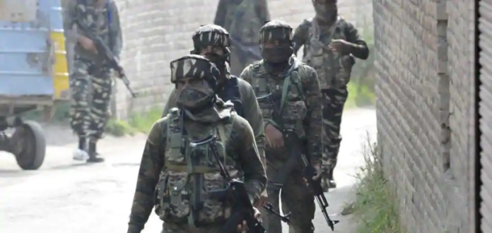 Jammu And Kashmir Three Militants Killed In Encounter, Jammu and Kashmir Latest News, Pulwama Encounter latest news, 3 Terrorists Killed in Pulwama, Mango News, militants and security forces, Kashmir Tral Encounter, Jammu and Kashmir Police,