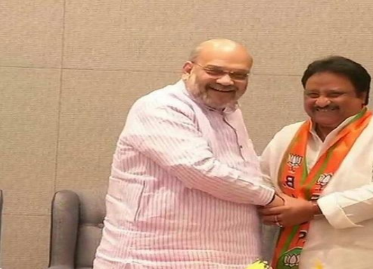 Lok Sabha Elections – TRS MP Joins BJP,Mango News,Lok Sabha Elections 2019 Outgoing TRS MP Jithender Reddy joins BJP,Denied ticket to recontest Lok Sabha polls TRS MP to join BJP,Lok Sabha Election 2019 TRS MP AP Jithender Reddy Joins BJP,TRS sitting MP Jithender Reddy joins BJP