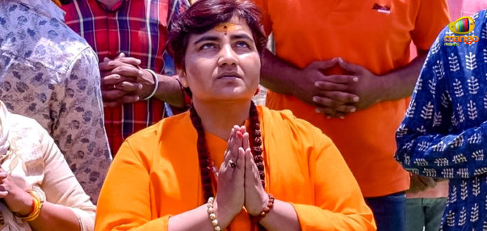 Lok Sabha Elections – ECI Issues Notice To Pragya Singh Thakur, EC issues notice to Pragya, Bhopal Election Officer issues notice to Pragya Thakur, Pragya Thakur gets show cause notice, Lok Sabha Elections 2019, Lok Sabha Election Live News, Mango News, #Election2019, 2019 General Elections,