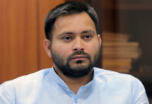 Lok Sabha Elections – Tejashwi Yadav Criticises Giriraj Singh Lok Sabha Elections – Tejashwi Yadav Criticises Giriraj Singh, Tejashwi takes on Giriraj , Patna latest news, RJD Tejashwi Yadav latest news, Tejashwi Yadav and Giriraj Singh, Bihar Lok Sabha elections, Tejashwi Yadav Ban green remark, green flags banned in India, Lok Sabha election live updates, Mango News, #Elections2019