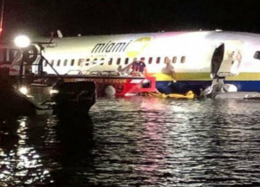 Boeing 737 Flight Crashes Into River, Boeing 737 skids, Boeing 737 Slides off Runway, Boeing 737 from Gitmo goes off, Jacksonville air crash, Florida plane crash, Mango News, Boeing 737 flight crash