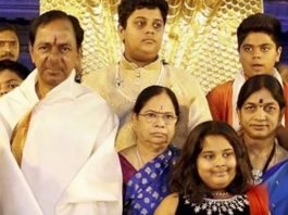 Andhra Pradesh – KCR Visits Temple With Family,Mango News,KCR to have darshan of Lord Balaji today,CM KCR Reaches Andhra Pradesh To Visits Tirumala Temple,CM KCR To Visit Tirumala Temple With His Family,Telangana CM KCR Latest News