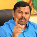Telangana – Lathi Charge Against MLA Raja Singh, MLA Raja Singh injured, Goshamahal BJP MLA Raja Singh allegedly thrashed, police lathi charge on MLA Raja Singh, Mango News, Raja Singh news, BJP MLA injured in police action in Hyderabad, BJP MLA injured in clashes with cops, Hyderabad police allegedly beat MLA Raja Singh