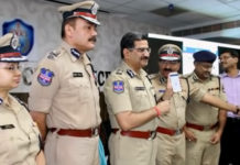 Hyderabad Police Responds About Lathi Charge Against Raja Singh Hyderabad Police Responds About Lathi Charge Against Raja Singh, Hyderabad BJP MLA's injury self-inflicted, Police Releases Raja Singh Video, Mango News, MLA Raja Singh injured, Raja Singh news, BJP MLA injured, BJP MLA injured in clashes with cops,