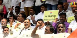 BJP To Protest In Karnataka Demanding CM’s Resignation, CM Kumaraswamy's resignation, Karnataka crisis live news, Karnataka news and updates, BJP demand for Karnataka CM resignation, HD Kumaraswamy latest news, Karnataka Political Crisis, BJP dharna in Karnataka, BJP demands Karnataka CM HD Kumaraswamy resignation, Mango News