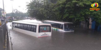 Mumbai Rains – Rescue Operation Underway,Bihar Assam Floods, Heavy rain and floods in Assam, Heavy Rains In Assam And Mumbai, Heavy Rains in Mumbai, Intensity of rainfalls to reduce in Assam and Mumbai, Mango News, Mumbai reel under the fury of the Indian monsoon, Weather Forecast Today mumbai and Assam Rains