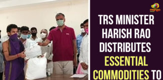 Finance Minister Harish Rao, Finance Minister of Telangana, gajwel, Gajwel Lockdown, Harish rao, Harish Rao Distributes Essential Commodities, Harish Rao Distributes Essential Commodities To Poor Brahmins, Poor Brahmins, Telangana Finance Minister Harish Rao, Telangana Rashtra Samithi, TRS Minister, TRS Minister Harish Rao