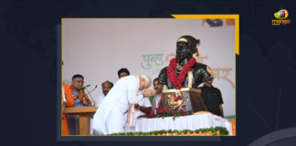 PM Modi VP Pay Tribute To Chhatrapati Shivaji On Birth Anniversary, PM Modi Pay Tribute To Chhatrapati Shivaji On Birth Anniversary, VP Pay Tribute To Chhatrapati Shivaji On Birth Anniversary, Chhatrapati Shivaji Birth Anniversary, Birth Anniversary, Chhatrapati Shivaji, PM Modi, VP, Narendra Modi the Prime Minister of India, Narendra Modi, Vice President of India Venkaiah Naidu, Venkaiah Naidu, legendary Maratha warrior king, Chhatrapati Shivaji Maharaj, PM Modi Says I bow to Chhatrapati Shivaji Maharaj on his Jayanti, Chhatrapati Shivaji Maharaj Jayanti, Birth Anniversary Of Chhatrapati Shivaji, Mango News,