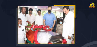 YS Jagan Mohan And Other Minister Attends Last Rites Of Goutham Reddy Today, AP CM Jagan Mohan Reddy Attends The Funeral of Mekapati Gautam Reddy, AP CM Jagan Mohan Reddy, AP CM YS Jagan, AP CM YS Jagan Mohan Reddy, Andhra Pradesh Mekapati Goutham Reddy's Funeral Procession Begins From Nellore Last Rites At 11:30 AM, Mekapati Goutham Reddy's Funeral Procession Begins From Nellore Last Rites At 11:30 AM, Mekapati Goutham Reddy's Last Rites At 11:30 AM, AP Minister Mekapati Goutham Reddy's Funeral procession At Udayagiri, AP Minister Mekapati Goutham Reddy's Funeral procession, Mekapati Goutham Reddy's Final Rites At Udayagiri, Mekapati Goutham Reddy's Final Rites, Mekapati Goutham Reddy's Funeral procession At Udayagiri, Goutham Reddy's Funeral procession At Udayagiri, Mekapati Goutham Reddy's Funeral To Be Held with State Honours At Udayagiri, Mekapati Goutham Reddy Funeral, Funeral, Minister Mekapati Goutham Reddy, Minister Mekapati Goutham Reddy Demise, Andhra minister Goutham Reddy passes away at 50, Andhra Minister Mekapati Gautham Reddy, Andhra Pradesh IT Minister Mekapati Goutham, Andhra Pradesh minister Mekapati Goutham Reddy, Andhra Pradesh minister Mekapati Goutham Reddy dies, AP Industries Minister Mekapati Gautham Reddy succumbs, AP IT Minister Mekapati Goutham Reddy, AP IT Minister Mekapati Goutham Reddy Dies, AP Minister Gautham Reddy Passed Away, AP Minister Mekapati Goutham Passes Away Due To Heart Attack, AP Minister Mekapti Goutham Reddy Passed Away, AP Minister Mekapti Goutham Reddy Passed Away with Heart Attack, Andhra Pradesh, Mango News,