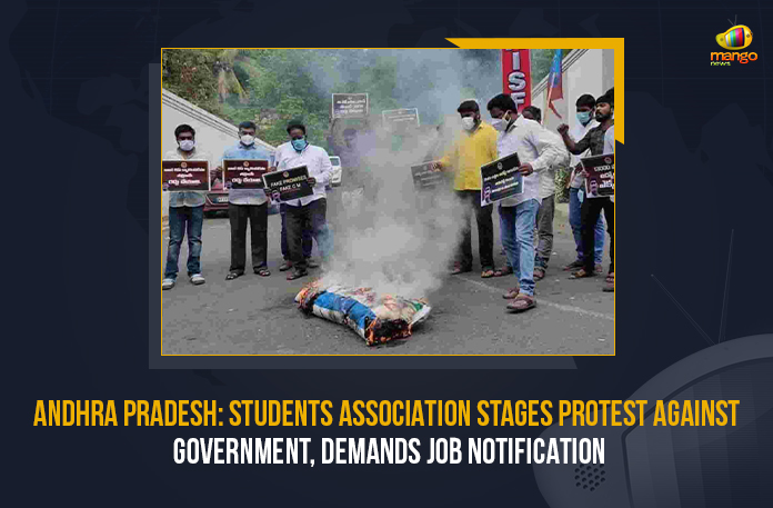 Andhra-Pradesh-Students-Association-Stages-Protest-Against-Government,-Demands-Job-Notification Andhra Pradesh Students Association Stages Protest Against Government Demands Job Notification, Students Association Stages Protest Against Government For Demands Job Notification, Job Notification, Students Association Stages Protest, Andhra Pradesh Government, Andhra Pradesh, Students Association Stages Protest, Stage Protest, AP, Students Association, Students, Students Association Stages Protest Against AP Government, Andhra Pradesh Students Association, Mango News,