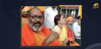 50% Will Convert Into Muslims If Muslim Becomes PM Says Priest Narsinghanand, 50% Will Convert Into Muslims If Muslim Becomes PM, Priest Narsinghanand Says 50% Will Convert Into Muslims If Muslim Becomes PM, Muslim Becomes PM, 50% Will Convert Into Muslims, Priest Yati Narsinghanand once again made headlines for his controversial, Hate speech, hate speech over Muslim community, Muslim community, Priest Narsinghanand Says a Muslim becomes Prime Minister of India 50% of Hindus will convert to Muslims, 50% of Hindus will convert to Muslims, Muslims, Priest Yati Narsinghanand again delivers hate speech, Dasna Devi Temple head priest Yati Narsinghanand, Dasna Devi Temple head priest, Priest Narsinghanand Says a Muslim will become the prime minister, Priest Yati Narsinghanand hate speech Latest News, Priest Yati Narsinghanand hate speech Latest Updates, Mango News,