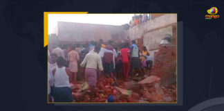 Andhra Pradesh Building Collapse Kills 4 People In Amalapuram, violence-hit Amalamapuram region, which is also the headquarters of the newly formed Konaseema district, violence-hit Amalamapuram region reported an unfortunate incident, Amalamapuram region reported an unfortunate incident, at least 4 people were killed after a building collapsed, a cylinder blast caused a building to collapse, Amalamapuram Building Collapse Kills 4 People, Building Collapse, Amalamapuram Building Collapse News, Amalamapuram Building Collapse Latest News, Amalamapuram Building Collapse Latest Updates, Amalamapuram Building Collapse Live Updates, Mango News,