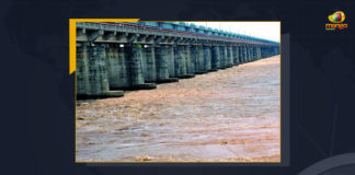 AP Disaster Management Issues High Alert Amid Overflow Water Level Of Godavari, Overflow Water Level Of Godavari, AP Disaster Management Issues High Alert, AP Officials Issue Second Warning Amid Heavy Inflow In Godavari River Bhadrachalam, Heavy Inflow In Godavari River Bhadrachalam, AP Officials Issue Second Warning Amid Heavy Inflow In Godavari River, Godavari River, Bhadrachalam, Second Warning Amid Heavy Inflow In Godavari River, Heavy Inflow In Godavari River, Amid the flood situation in Andhra Pradesh, concerned irrigation officials issued a second warning for inflow at Bhadrachalam, AP irrigation officials, Sir Arthur Cotton Barrage, Heavy Inflow In Godavari River News, Heavy Inflow In Godavari River Latest News, Heavy Inflow In Godavari River Latest Updates, Heavy Inflow In Godavari River Live Updates, Mango News,