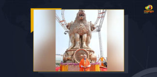 PM Modi Unveils New Emblem On Parliament Building, PM Modi Unveils National Emblem Cast on the Roof of the New Parliament Building, Modi Unveils National Emblem Cast on the Roof of the New Parliament Building, National Emblem Cast on the Roof of the New Parliament Building, PM Narendra Modi Unveils National Emblem Cast, Modi Unveils National Emblem Cast, Narendra Modi Unveils National Emblem Cast, Roof of the New Parliament Building, New Parliament Building, Parliament Building, National Emblem Cast, New Parliament Building National Emblem Cast, New Parliament Building News, New Parliament Building Latest News, New Parliament Building Latest Updates, New Parliament Building Live Updates, PM Narendra Modi, Narendra Modi, Prime Minister Narendra Modi, Prime Minister Of India, Narendra Modi Prime Minister Of India, Prime Minister Of India Narendra Modi, Mango News,