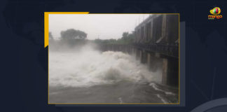 Telangana Govt Opens 85 Gates Of Lakshmi Barrage Of Kaleshwaram Project Amid Floods, Govt Opens 85 Gates Of Lakshmi Barrage Of Kaleshwaram Project Amid Floods, 85 Gates Of Lakshmi Barrage Of Kaleshwaram Project Are Opened Amid Floods, Lakshmi Barrage Of Kaleshwaram Project, 85 Gates Of Lakshmi Barrage, Kaleshwaram Project, Lakshmi Barrage, Telangana Government opened all the 85 gates of Lakshmi Barrage to release the overflow of flood water, Govt opened all the 85 gates of Lakshmi Barrage to release the overflow of flood water, overflow of flood water, barrages in the Kaleshwaram project recorded a record level inflow of 2215760 cusecs, Kaleshwaram Project News, Kaleshwaram Project Latest News, Kaleshwaram Project Latest Updates, Kaleshwaram Project Live Updates, Mango News,