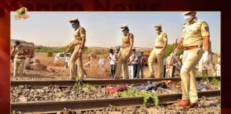 Telangana 3 Railway Workers Killed After Hit By Train At Peddapalli Station, Train Mows Down 3 Railway Workers, 3 Railway Workers Killed By Train At Peddapalli Station, 3 Railway Workers Killed , Telangana Peddapalli Station, 3 Hit By Train At Peddapalli Station, Mango News, Mango News Telugu, Peddapalli Railway Station Incident, Peddapalli Railway Station Accident, Telangana IRCTC , Telangana Latest News And Updates, Railway Station Accident
