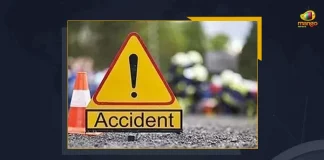 Telangana Tragic Accident Kills 2 Women In Rangareddy District, Tragic Accident Kills 2 Women In Rangareddy District, Telangana Tragic Accident, Rangareddy District Women Killed, DCM lorry hit the vehicle near the Talakondapally bus stand, Talakondapally bus stand, 2 women killed after lorry hits bike, 2 women killed, road accident in Telangana, lorry hits bike, Rangareddy road accident case News, Rangareddy road accident case Latest News And Updates, Rangareddy road accident case Live Updates, Mango News,