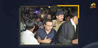 Telangana Police Take Accused In TRS MLA Poaching Case Into Custody,Special Team To Investigate MLA's Poaching case,Moinabad Farm House Case,Telangana Govt Special Team,Mango News,Mango News Telugu,,TRS MLAs Poaching Case,Telangana HC Lifts Stay on Probe,MLAs poaching case,TRS MLAs Purchasing Issue, CM KCR News And Live Updates, Telangna Congress Party, Telangna BJP Party, YSRTP , Munugode By Polls