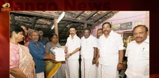 Tamil Nadu CM MK Stalin Gifts House To National Hockey Team Player,Tamil Nadu CM MK Stalin,Gifts House Hockey Team Player,National Hockey Team Player,Mango News,Mango News Telugu,Chief Minister of Tamil Nadu,Chief Minister MK Stalin,MK Stalin Latest News and Updates,MK Stalin Chief Minister,Tamil Nadu CM,Tamil Nadu Chief Minister,Tamil Nadu National Hockey Team Player,Tamil Nadu News and Live Updates,Tamil Nadu