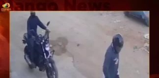 Hyderabad Reports Another Chain Snatching Incident In Hayathnagar,Hyderabad Police Squander Lead, Chain Snatchers,Same Robber Duo Snatches,Six Chain-Snatching Incidents,Hyderabad 1 Held For Chain Snatching, Another For Attempt,Mango News,Telangana Police Issue Alert ,Six Cases Of Chain Snatching,Police Officials Speedup Investigation,Chain Snatching,Chain Snatching Case Reported,