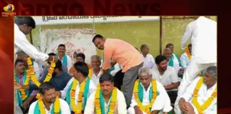 No Turmeric Trust Board In Nizamabad Farmers Stage Protests,No Turmeric Trust Board,No Turmeric Trust Board In Nizamabad,Nizamabad Farmers Stage Protests,Telangana farmers put up hoardings,Nizamabad Turmeric Trust Board Latest News,Mango News,Nizamabad Turmeric Trust Board Latest Updates,Nizamabad Turmeric Trust Board Live News,Nizamabad Turmeric Trust Board News Today,Nizamabad Farmers Protest Latest News,Nizamabad Farmers Protest Latest Updates,Nizamabad Farmers Protest Live News