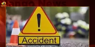 Road Accident Kills 2 People In Andhra Pradesh Road Accident Kills 2 People In Andhra Pradesh,Road Accident Kills 2 People,Road Accident In Andhra Pradesh,2 People Killed In Road Accident,Mango News,Bheemunipatnam Latest News,Bheemunipatnam Accident News,Andhra Pradesh Accident News,Andhra Pradesh Road Accident Live News,Andhra Pradesh Road Accident In Bheemunipatnam,Bheemunipatnam News Today,Ap Bheemunipatnam Road Accident News,Andhra Pradesh Latest News,Andhra Pradesh News,Andhra Pradesh News And Live Updates