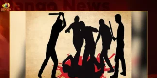 Telangana Man Beaten To Death For Stealing,Man Beaten To Death,Telangana Man Beaten For Stealing,Dalit Man Beaten To Death,Mango News,Telangana Man Accused Of Stealing Electric Wires,Suspected Thief Beaten To Death By Farmers,Man Beaten To Death By Farmers,Man Died After Beaten For Stealing In Sangareddy,Telangana Latest News And Updates,Hyderabad News,Telangana News Today,Telangana Man Death Latest News