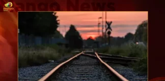 AP Couple Commits Suicide Bodies Recovered Near Railway Tracks,AP Couple Commits Suicide,Bodies Recovered Near Railway Tracks,Mango News,Couple commits suicide after falling under railway track,Police Suspect Financial Issue,Kanumalopalle region in Kadapa district,Kadapa district Suicide News,Kanumalopalle Region Suicide News Today,Andhra Pradesh Latest News,Andhra Pradesh News,Andhra Pradesh News and Live Updates,Kadapa Suicide News Today,AP Couple Suicide Latest News,AP Couple Suicide Live News