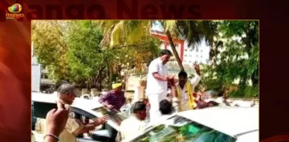 TDP Leaders Resort To Stone Pelting At YSRCP MLA Sridhar Reddy,TDP Leaders,Resort To Stone Pelting,Stone Pelting At YSRCP MLA Sridhar Reddy,YSRCP MLA Sridhar Reddy,Mango News,YSRCP MLA Sridhar Reddy Latest News,AP CM YS Jagan Mohan Reddy,AP Chief Minister Jagan,YSRCP Party,TDP Party, TElugu Desham PArty, TDP CHief Chandrababu Naidu,YSRCP Latest News and Updates