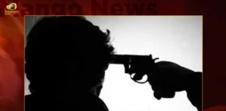 Telangana Jawan Allegedly Takes Own Life In Begumpet Region,Telangana Jawan,Jawan Allegedly Takes Own Life,Telangana Jawan In Begumpet Region,Mango News,Telangana Jawan Chikoti Garden in Begumpet,Telangana Jawan Devender Kumar,Telangana Jawan Latest News and Updates,Telangana Jawan News Today,Telangana Begumpet News Today,Telangana Begumpet Latest News and Updates,Telangana Begumpet Live News,Telangana Begumpet Jawan News