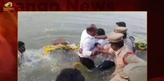 Telangana Minister Gangula Kamalakar Escapes Major Mishap In Karimnagar,Telangana Minister Gangula Kamalakar,Gangula Kamalakar Escapes Major Mishap,Major Mishap In Karimnagar,Gangula Kamalakar,Mango News,Minister Gangula Kamalakars Miraculous Escape,Gangula Kamalakar Escaped A Mishap,Gangula Kamalakar Escaped From Boat Accident,Telangana Minister Latest News,Gangula Kamalakar News Today,Gangula Kamalakar Latest News,Gangula Kamalakar Latest Updates,Gangula Kamalakar Live News,Karimnagar News Today,Karimnagar Latest News,Telangana Latest News And Updates