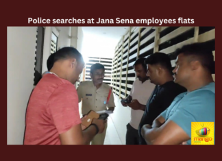 Police searches at Jana Sena employees flats Jana Sena, Police, AP Police, Pawan Kalyan, Manohar,PAC,Mangalagiri,Nadendla Manohar,YSRCP,K Achennaidu,tdp,AP Latest news and Updates, AP Politics, AP Elections,Mango News