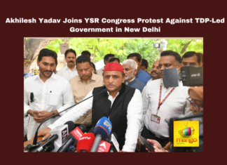 Akhilesh Yadav Joins YSR Congress Protest Against TDP Led Government In New Delhi ,Akhilesh Yadav Joins YSR Congress,Protest Against TDP Led Government In New Delhi,YSR Congress , TDP ,Akhilesh Yadav ,Akhilesh Yadav Protest Against TDP Led Government In New Delhi,TDP Led Government In New Delhi,New Delhi, Andhra Pradesh, Jagan Reddy, New Delhi Protest, Political Protest, Political Violence, YSR Congress Party,Mango News,